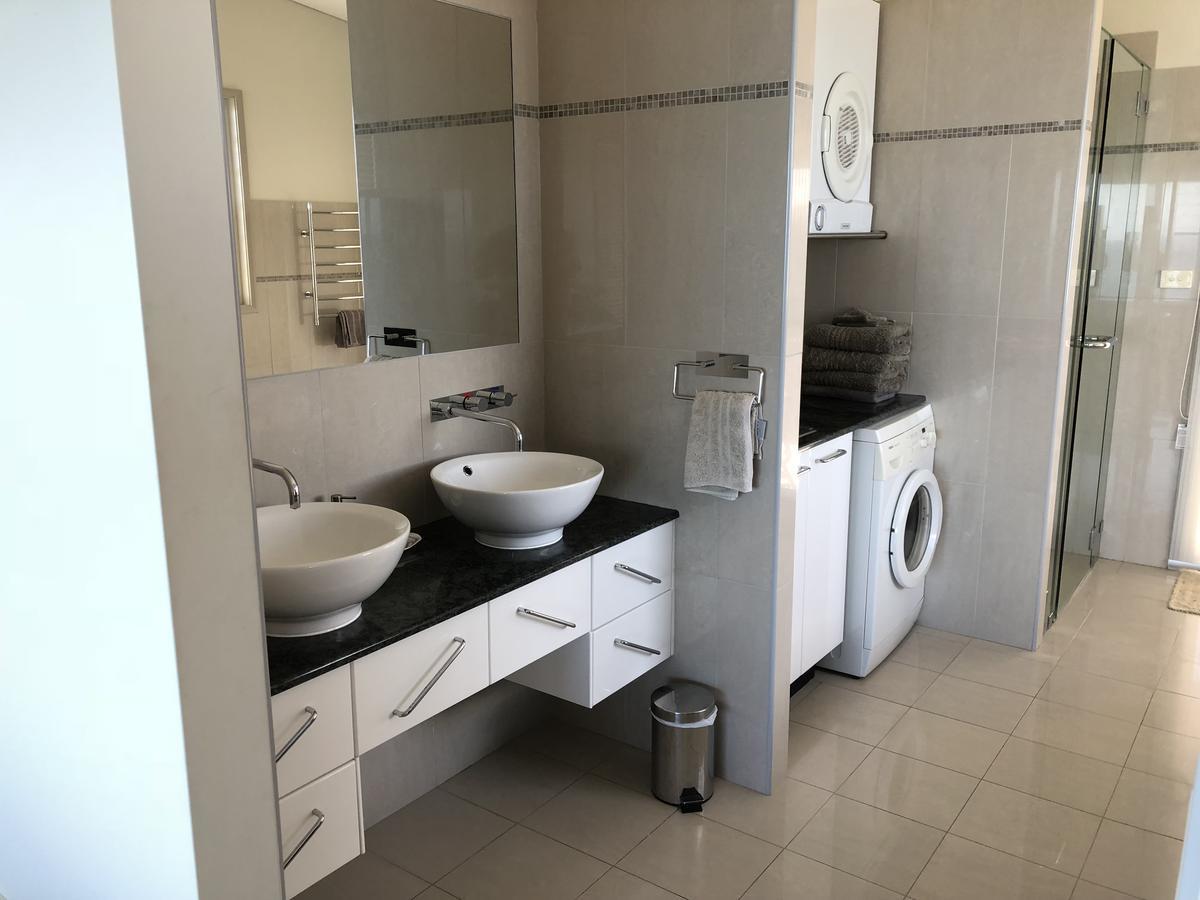 Oceanscape Luxury Beachfront Villas Scotts Head Zimmer foto